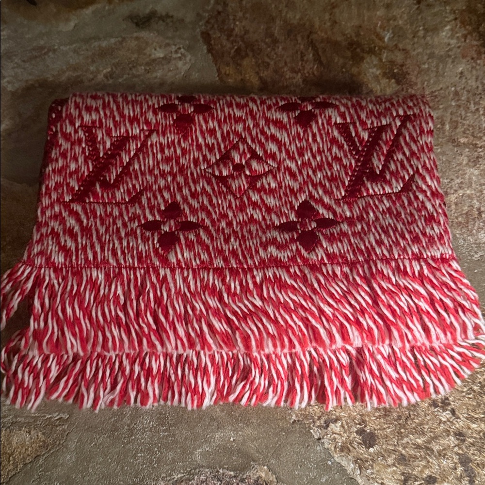 Louis Vuitton Red and White Logo Scarf - Picture 11 of 11